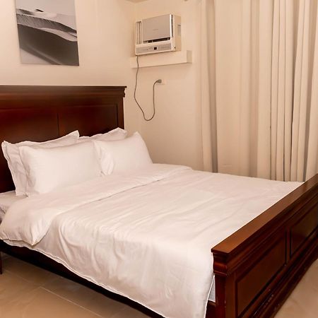 Amora Suites At The Beacon Makati Manila Pokoj fotografie